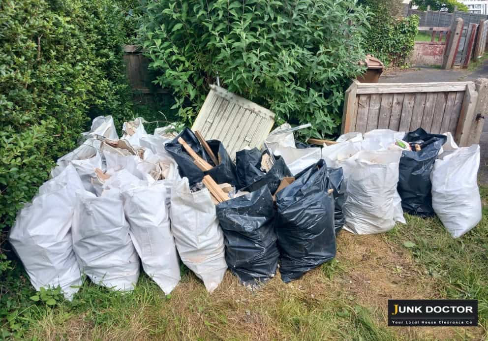 rubbish-removal-Hexthorpe-wood